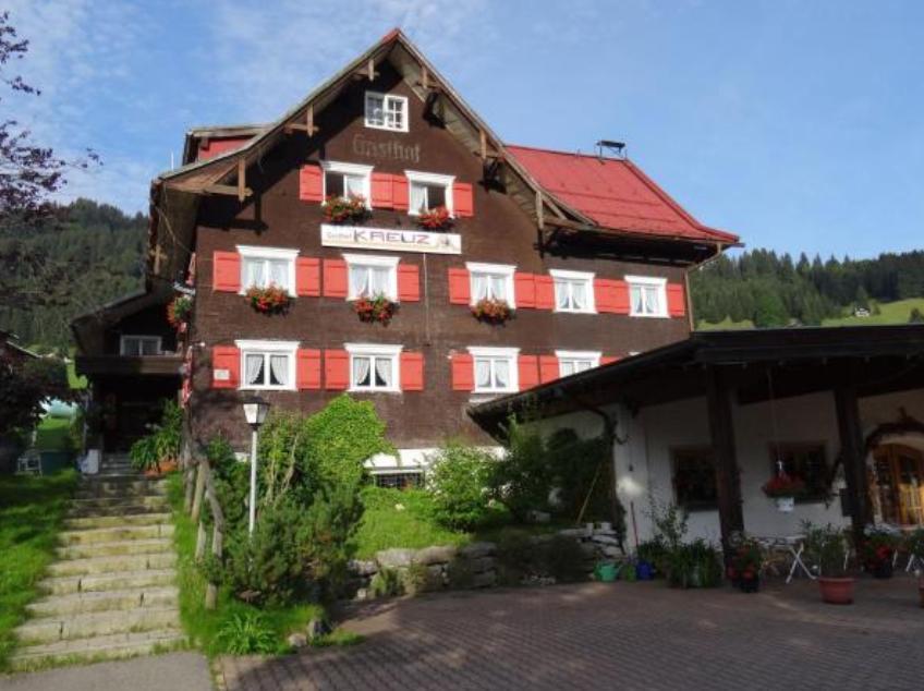 Gasthof Kreuz Hirschegg (Vorarlberg) Exterior foto